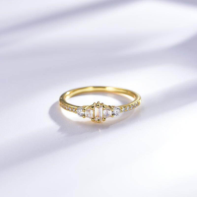 Minimalist Simulated diamond Engagement Ring - Trendolla Jewelry